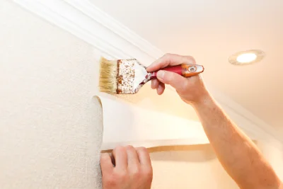 Pose de papier peint à Guingamp — revêtements muraux et toiles de verre